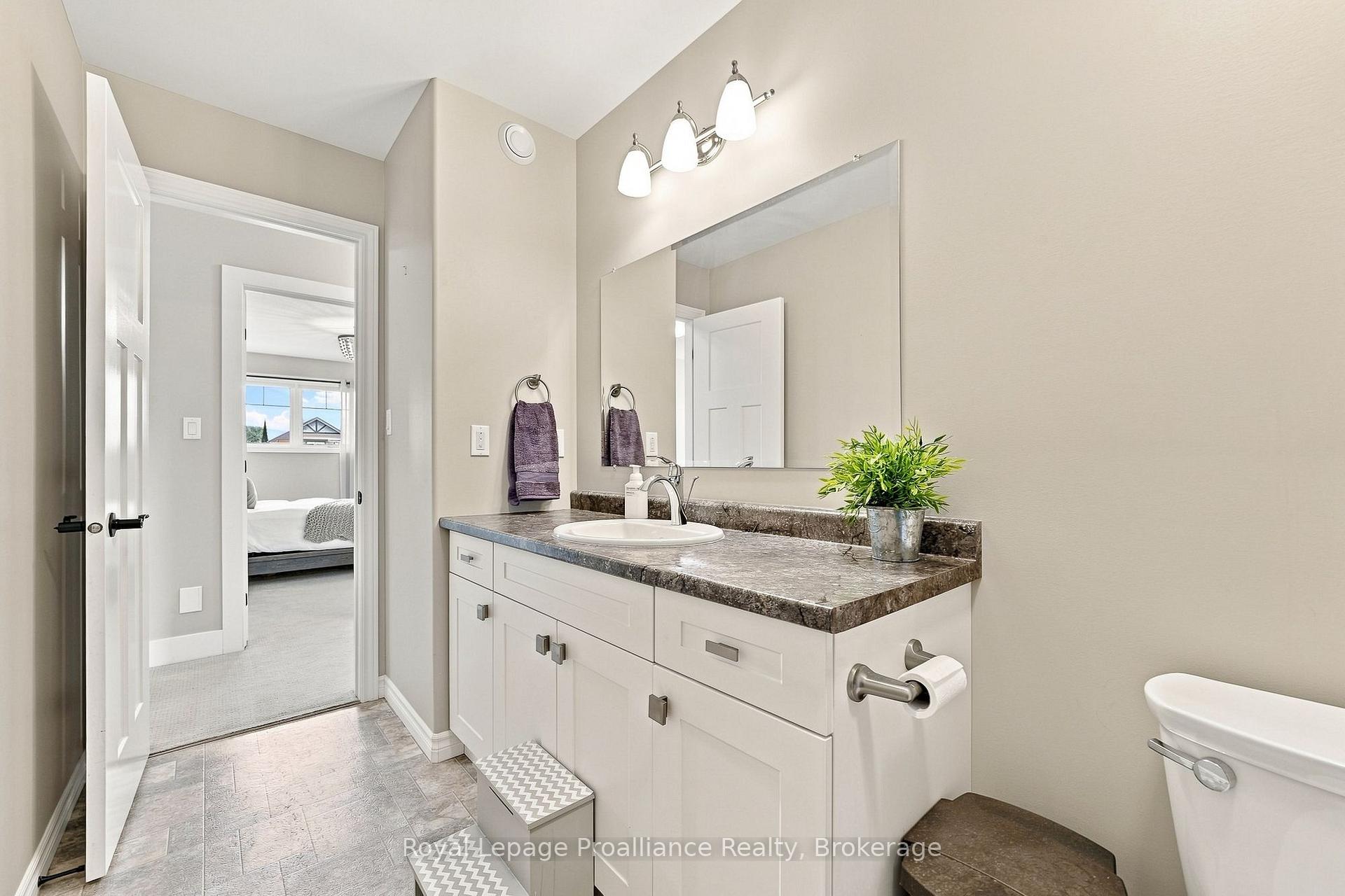 Photo 29 of 18 Granite Drive, Belleville, Belleville Ward — HOMEH
