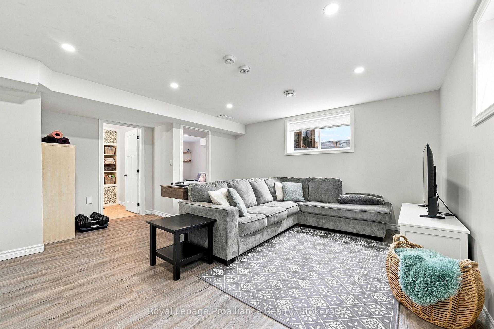 Photo 36 of 18 Granite Drive, Belleville, Belleville Ward — HOMEH