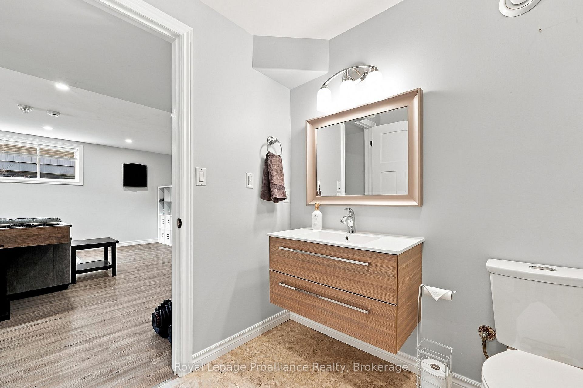 Photo 38 of 18 Granite Drive, Belleville, Belleville Ward — HOMEH