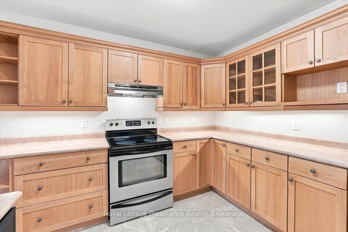 Photo 44 of Unit 12, 25 Heartwood Drive, Belleville, Belleville Ward — HOMEH