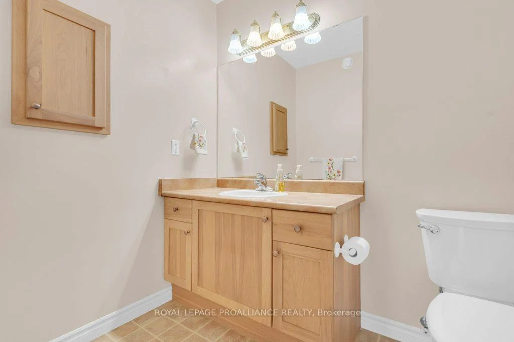 Photo 53 of Unit 12, 25 Heartwood Drive, Belleville, Belleville Ward — HOMEH