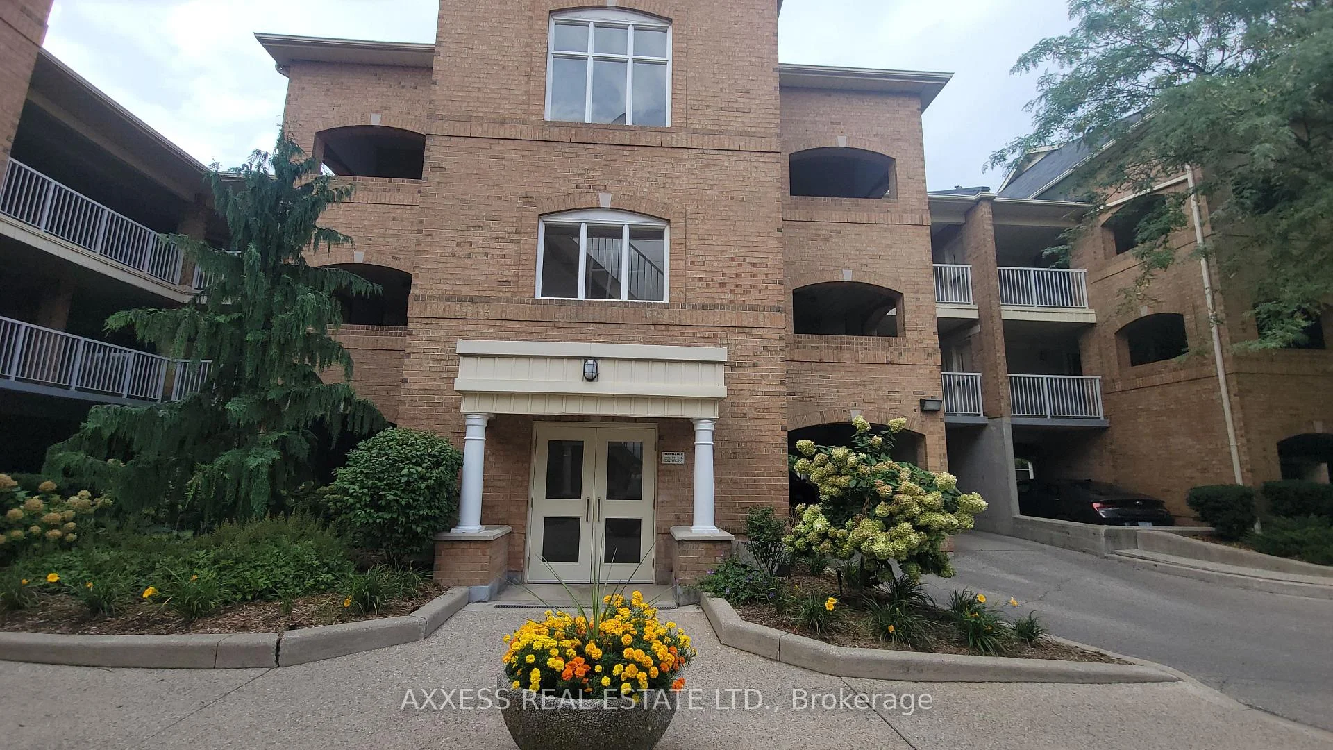 Photo 3 of Unit 142, 109 Bristol Road E, Mississauga, Hurontario — HOMEH