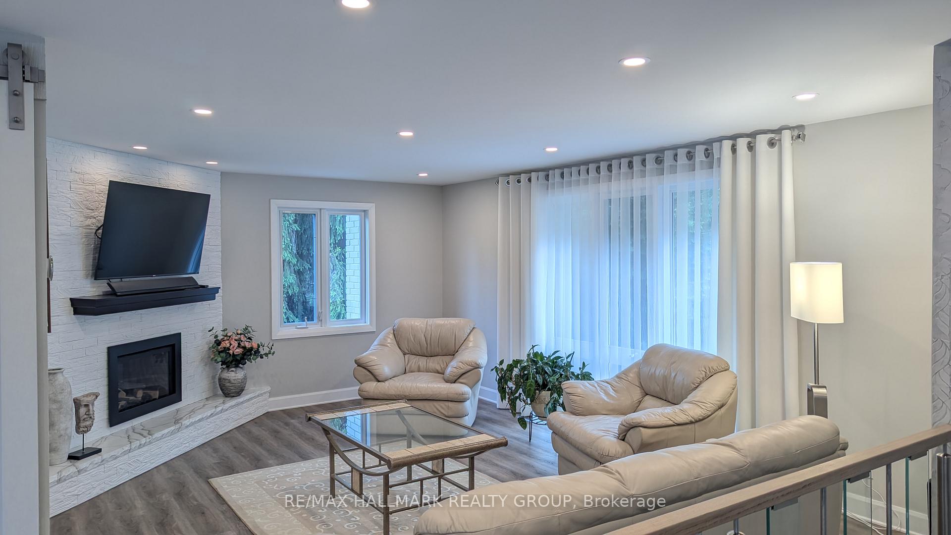 Photo 6 of 13 Bathurst Street, Ottawa, Kanata - Kanata (North East) — HOMEH