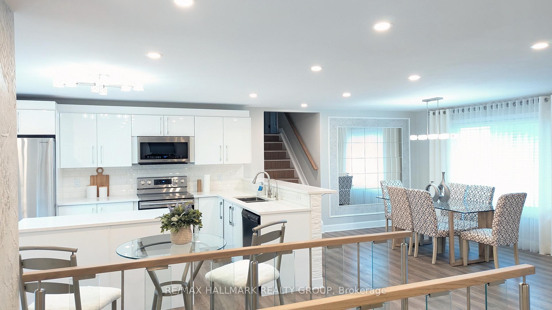 Photo 14 of 13 Bathurst Street, Ottawa, Kanata - Kanata (North East) — HOMEH