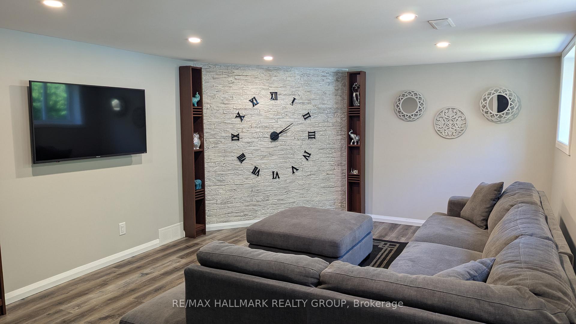 Photo 25 of 13 Bathurst Street, Ottawa, Kanata - Kanata (North East) — HOMEH