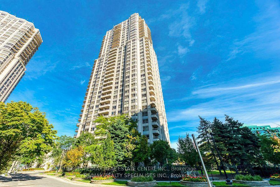 Front of Unit 2422, 25 Kingsbridge Garden Circle