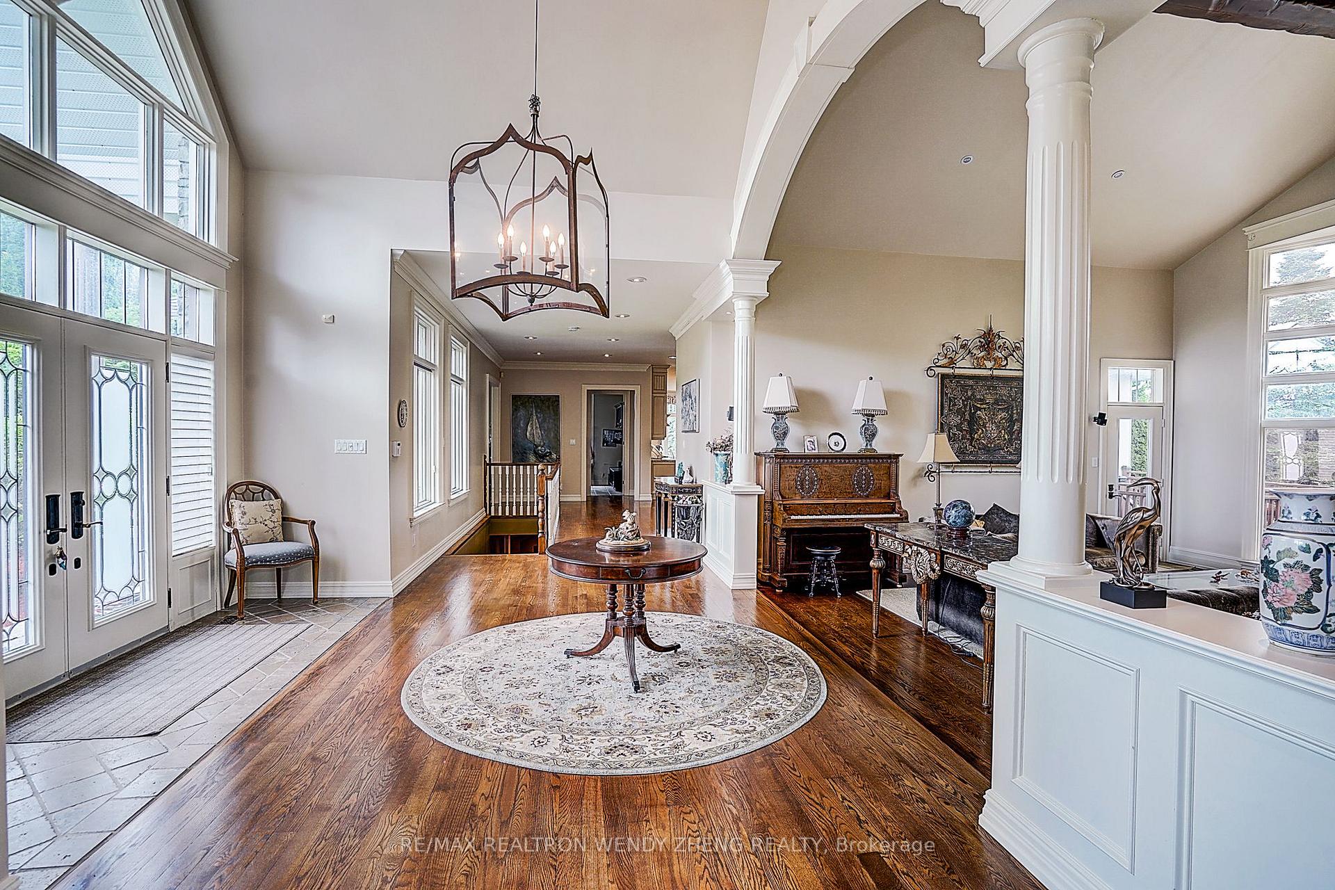 Photo 4 of 8 Alm Court, Aurora, Aurora Estates — HOMEH