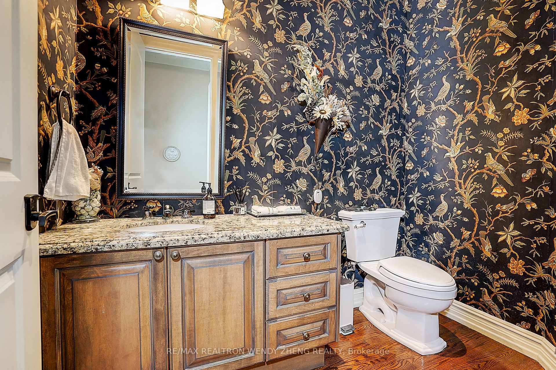 Photo 16 of 8 Alm Court, Aurora, Aurora Estates — HOMEH