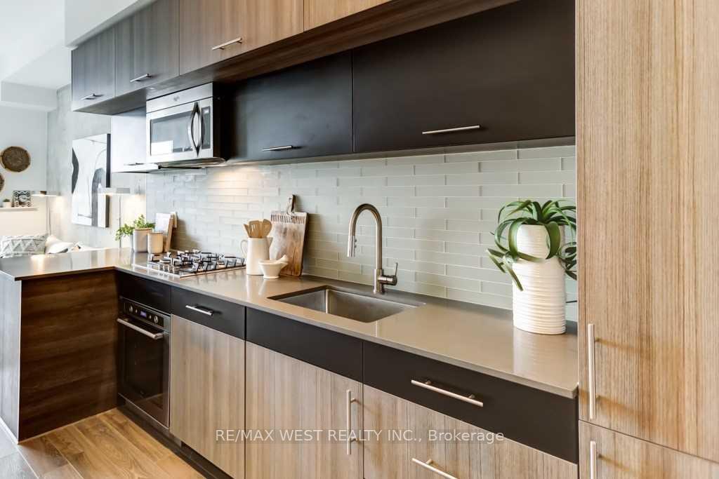 Photo 2 of Unit 413, 205 Manning Avenue, Toronto, Trinity-Bellwoods — HOMEH