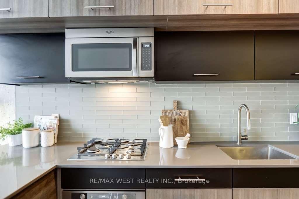Photo 3 of Unit 413, 205 Manning Avenue, Toronto, Trinity-Bellwoods — HOMEH