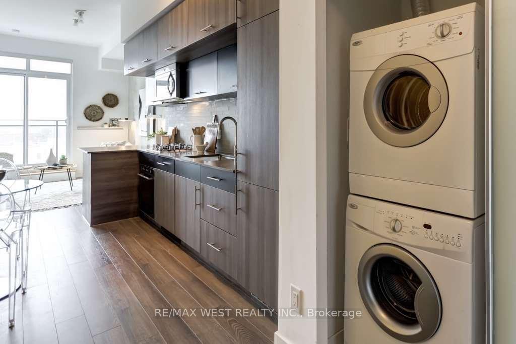 Photo 4 of Unit 413, 205 Manning Avenue, Toronto, Trinity-Bellwoods — HOMEH