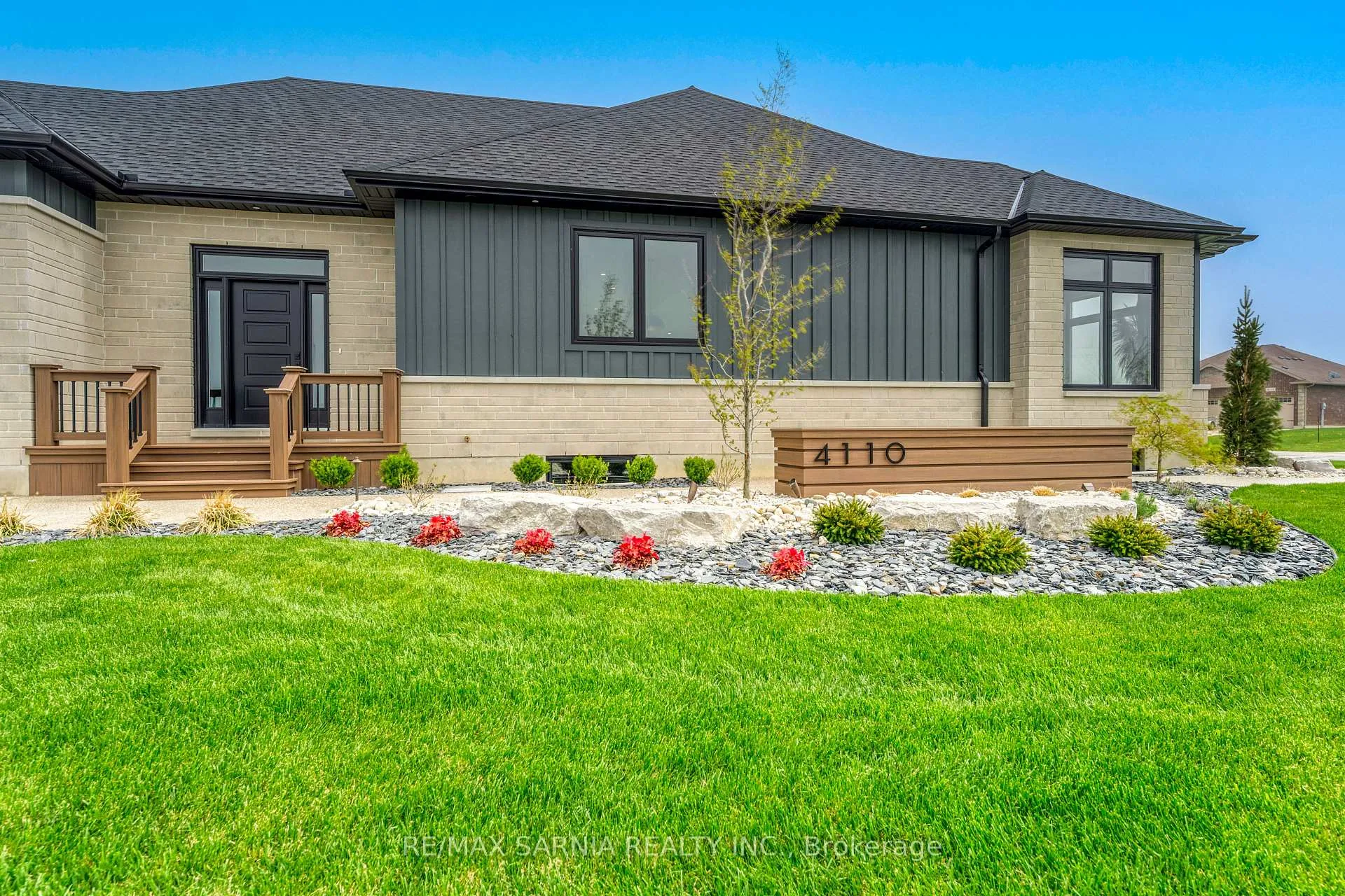 Photo 2 of 4110 Cullen Drive, Plympton-Wyoming, Plympton Wyoming — HOMEH