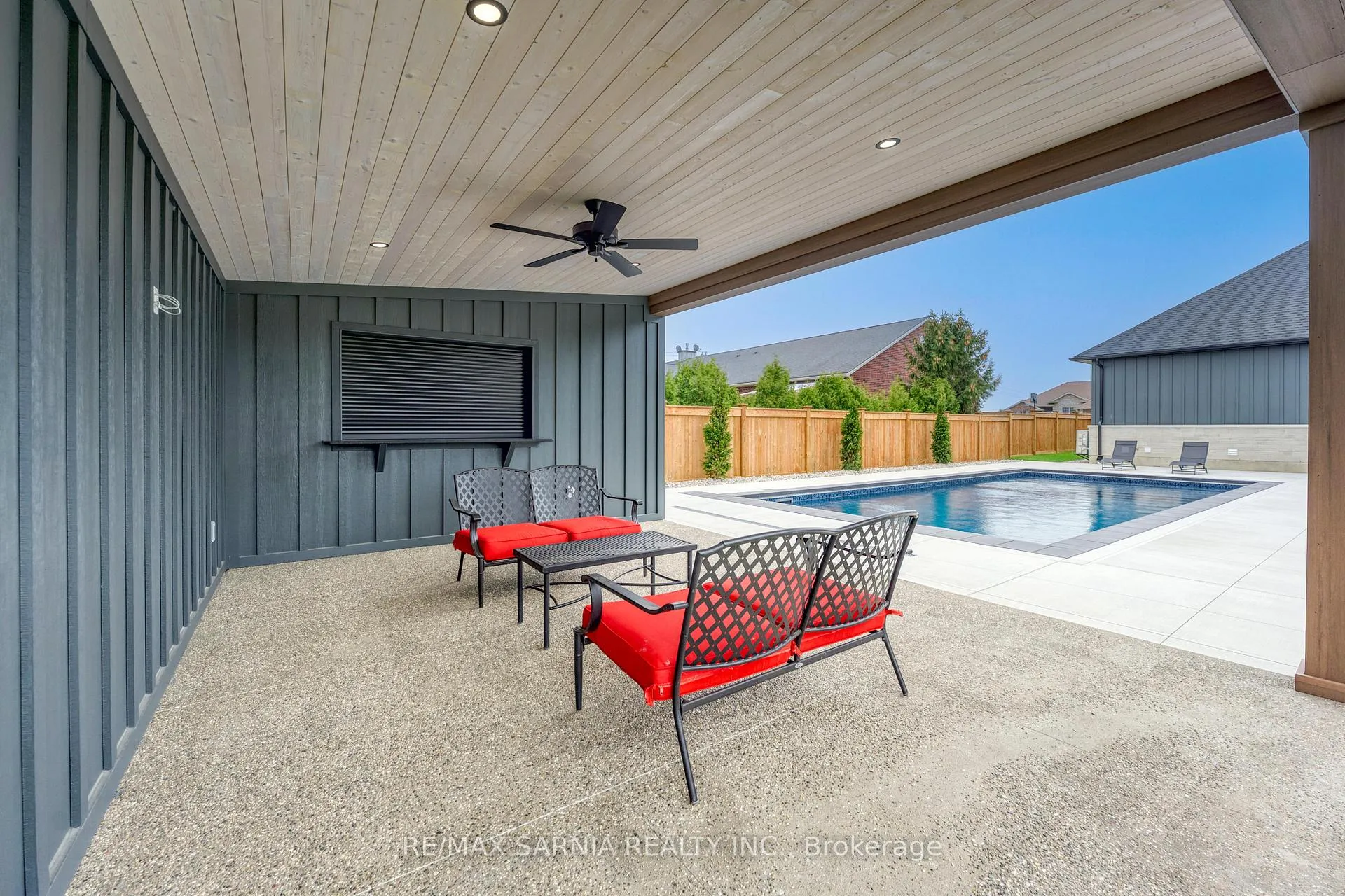 Photo 6 of 4110 Cullen Drive, Plympton-Wyoming, Plympton Wyoming — HOMEH
