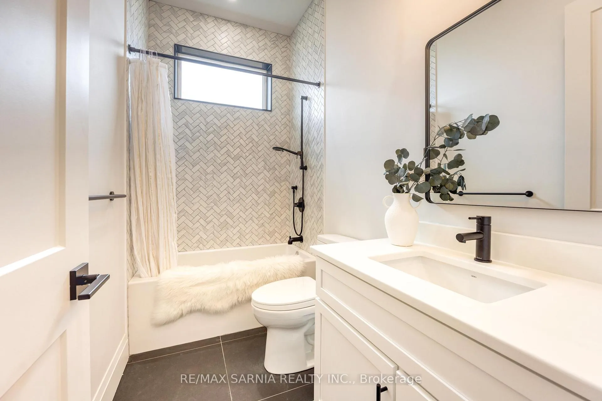 Photo 23 of 4110 Cullen Drive, Plympton-Wyoming, Plympton Wyoming — HOMEH