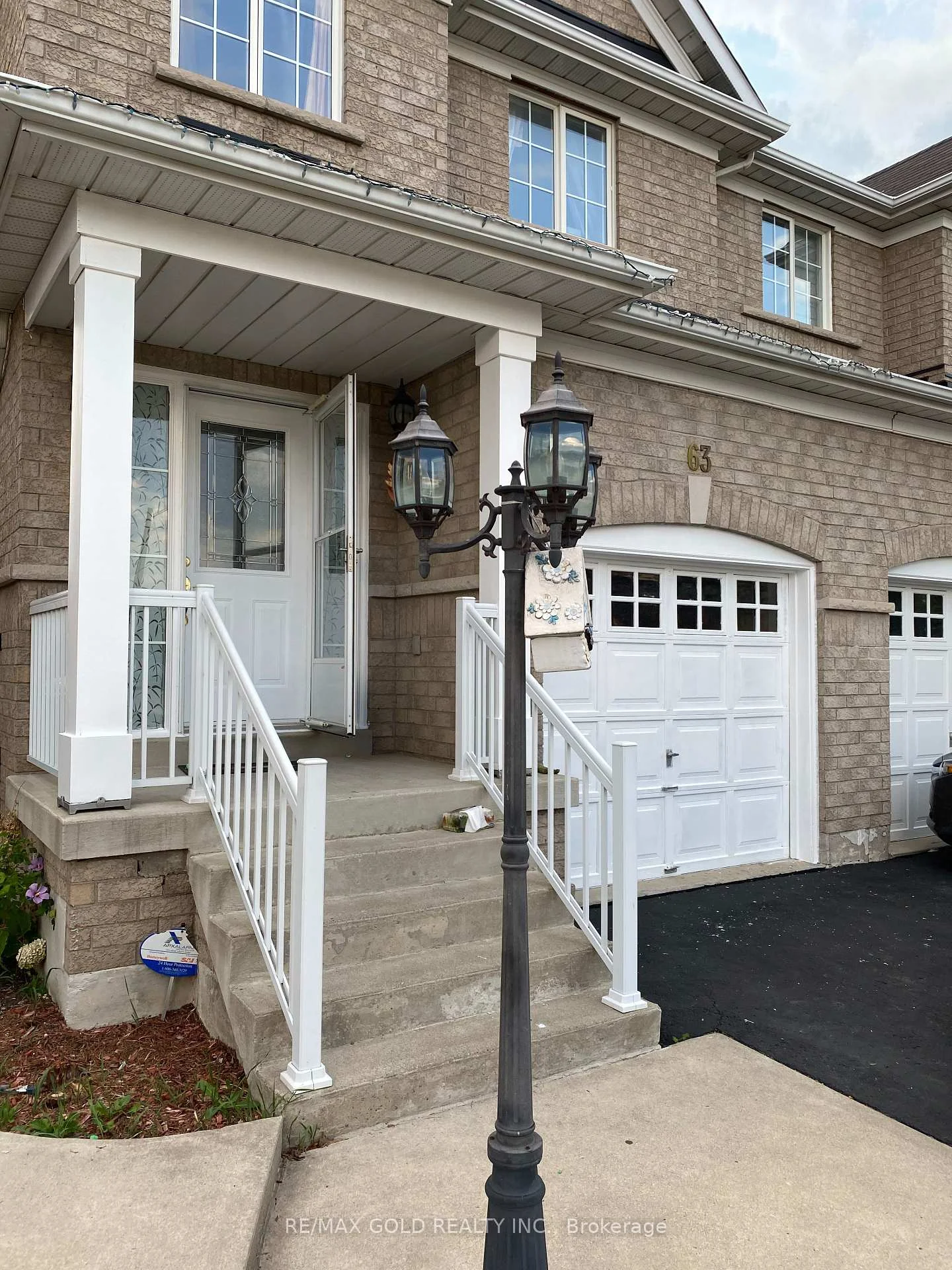 Photo 1 of 63 Rotunda Street, Brampton, Fletcher's Creek Village — HOMEH