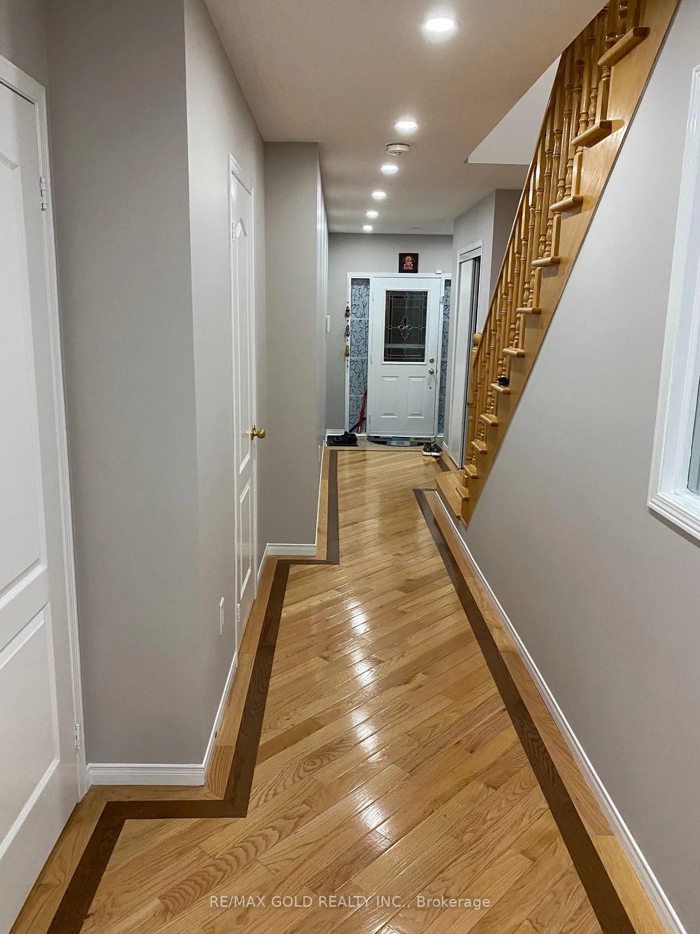 Photo 5 of 63 Rotunda Street, Brampton, Fletcher's Creek Village — HOMEH