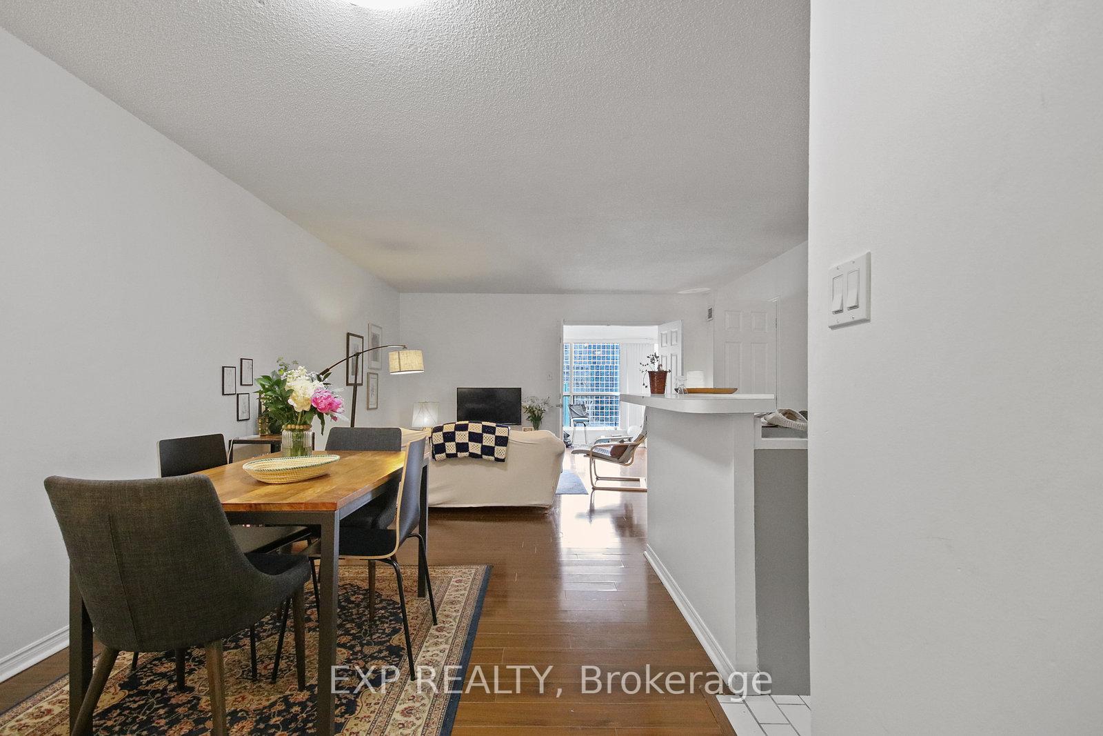 Photo 2 of Unit 808, 25 The Esplanade, Toronto, Waterfront Communities — HOMEH