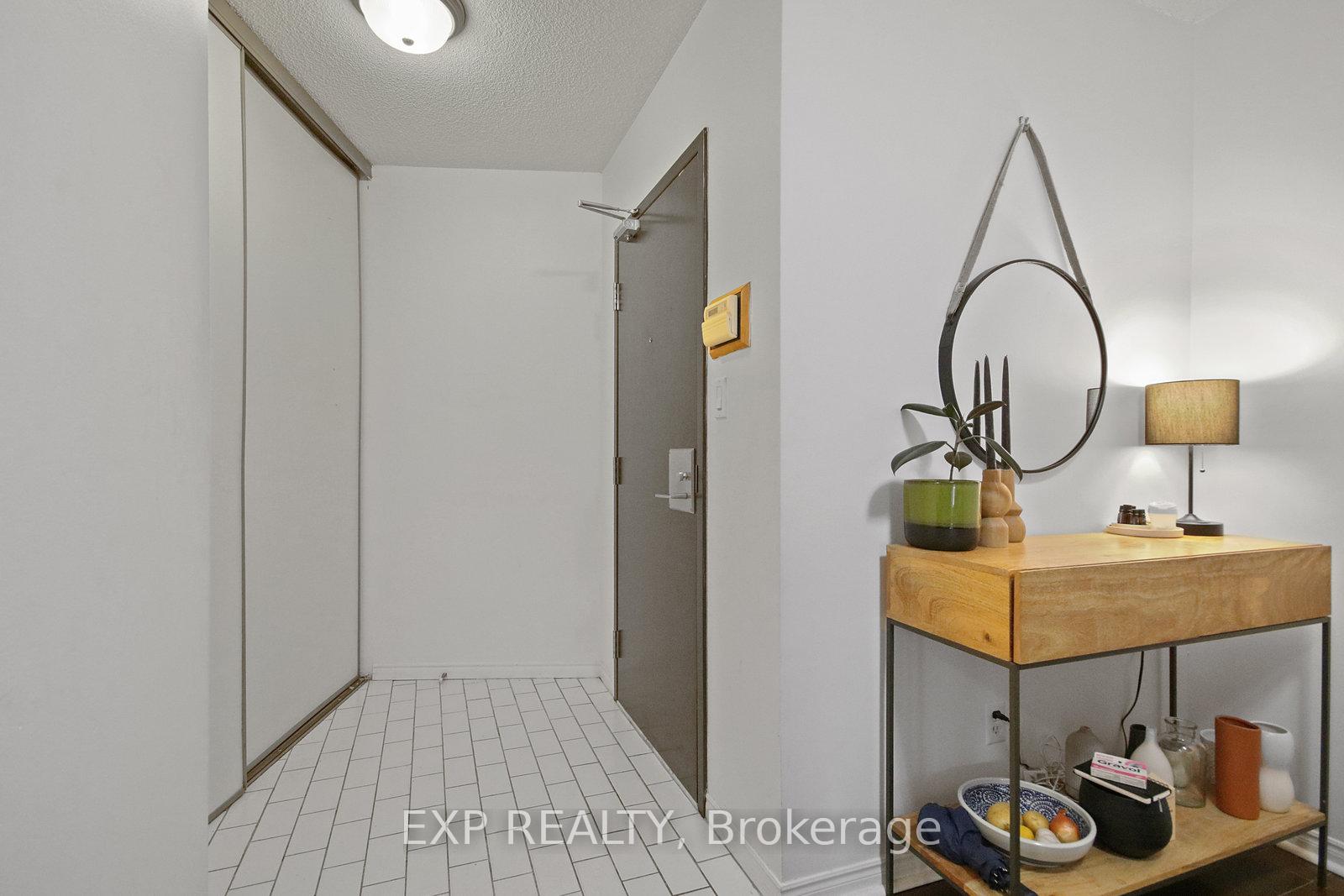 Photo 3 of Unit 808, 25 The Esplanade, Toronto, Waterfront Communities — HOMEH