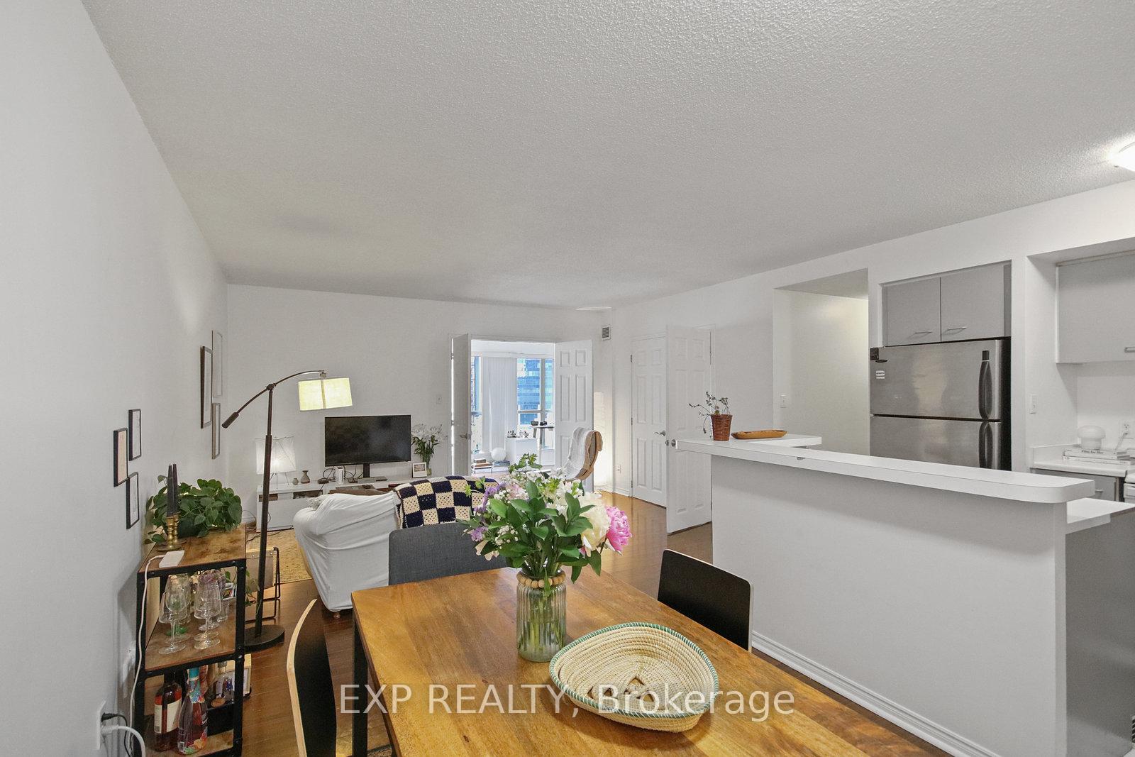 Photo 5 of Unit 808, 25 The Esplanade, Toronto, Waterfront Communities — HOMEH