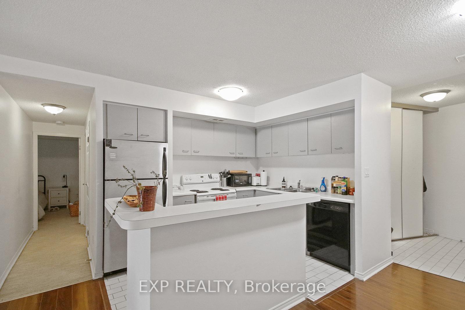Photo 6 of Unit 808, 25 The Esplanade, Toronto, Waterfront Communities — HOMEH