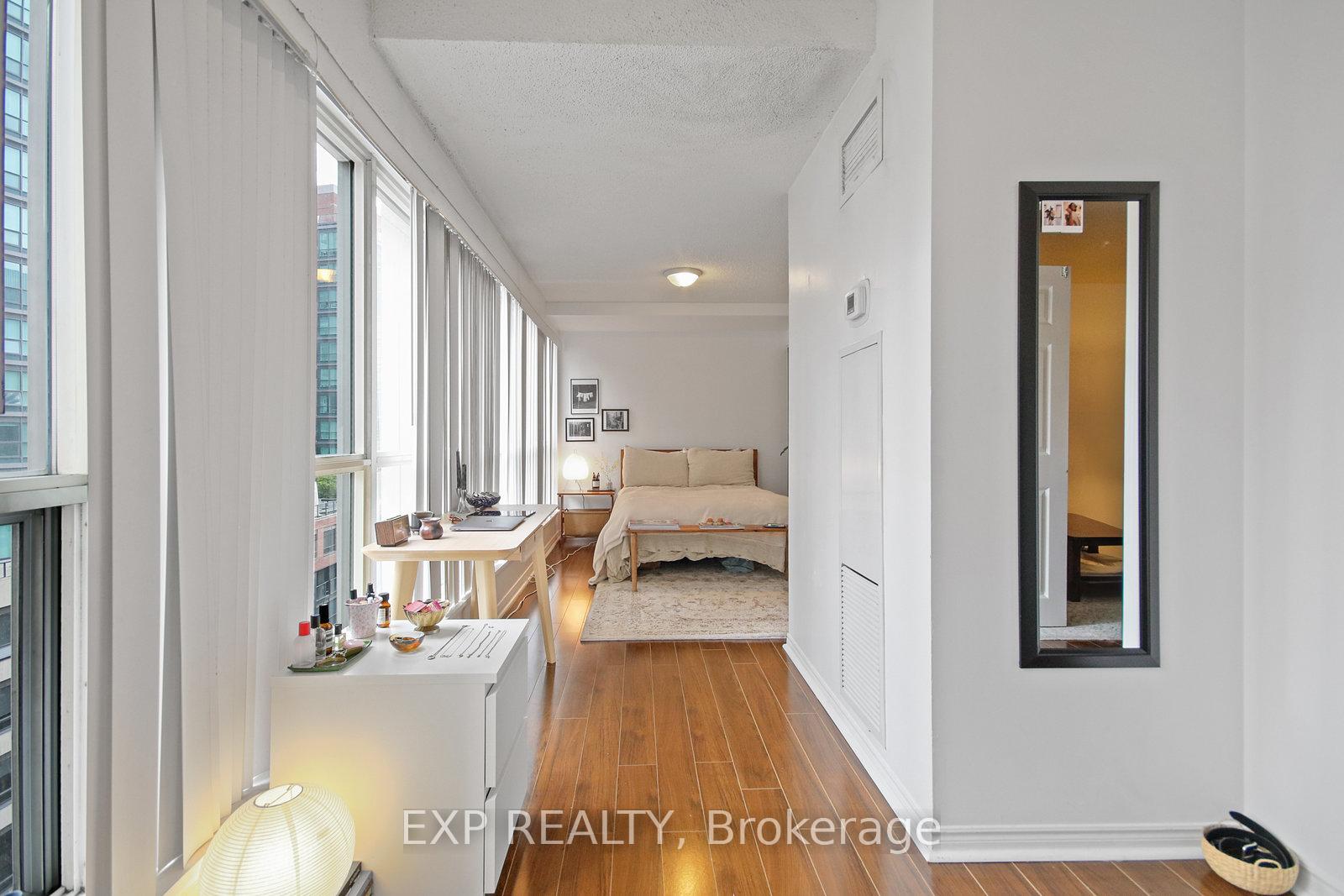 Photo 19 of Unit 808, 25 The Esplanade, Toronto, Waterfront Communities — HOMEH