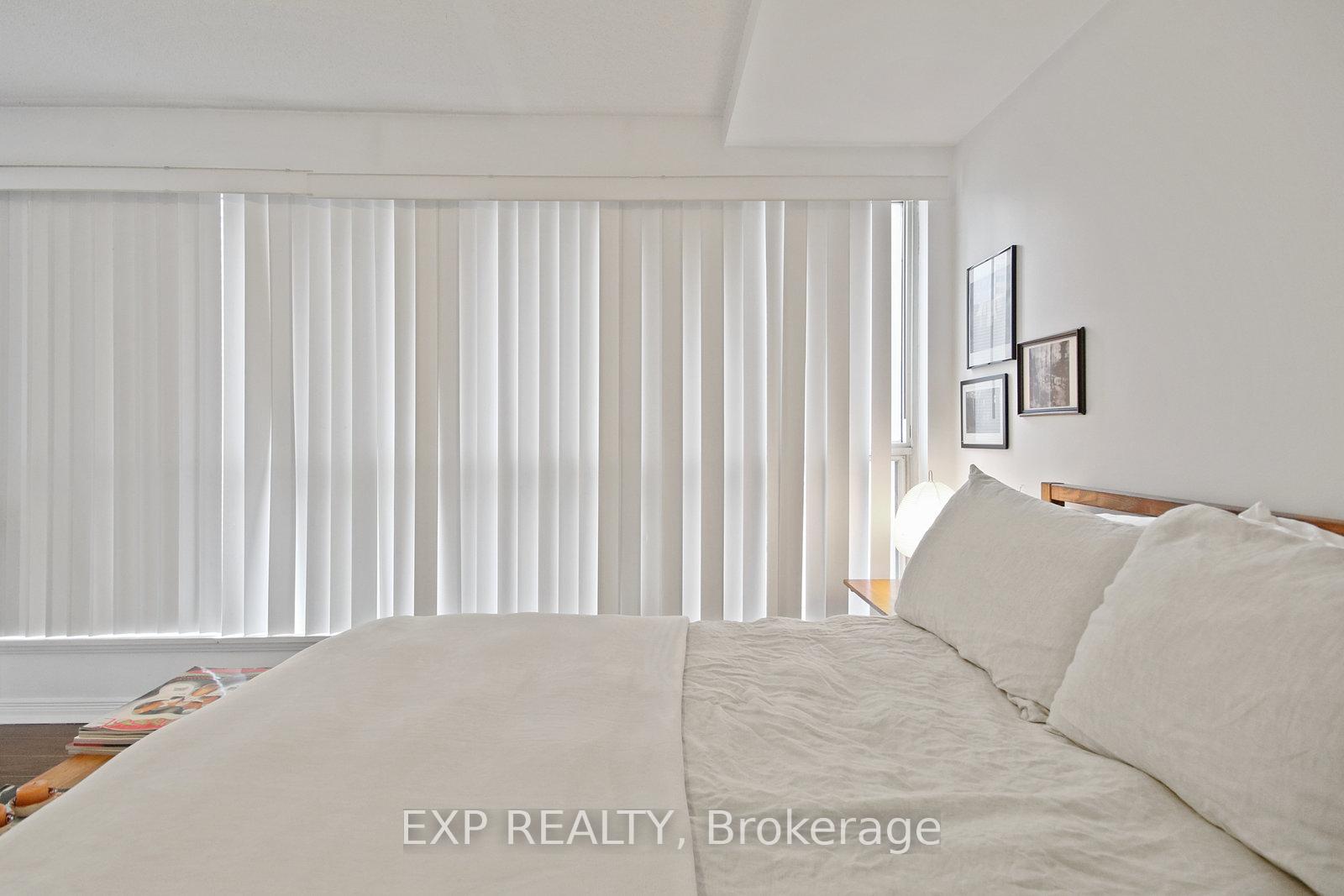 Photo 21 of Unit 808, 25 The Esplanade, Toronto, Waterfront Communities — HOMEH