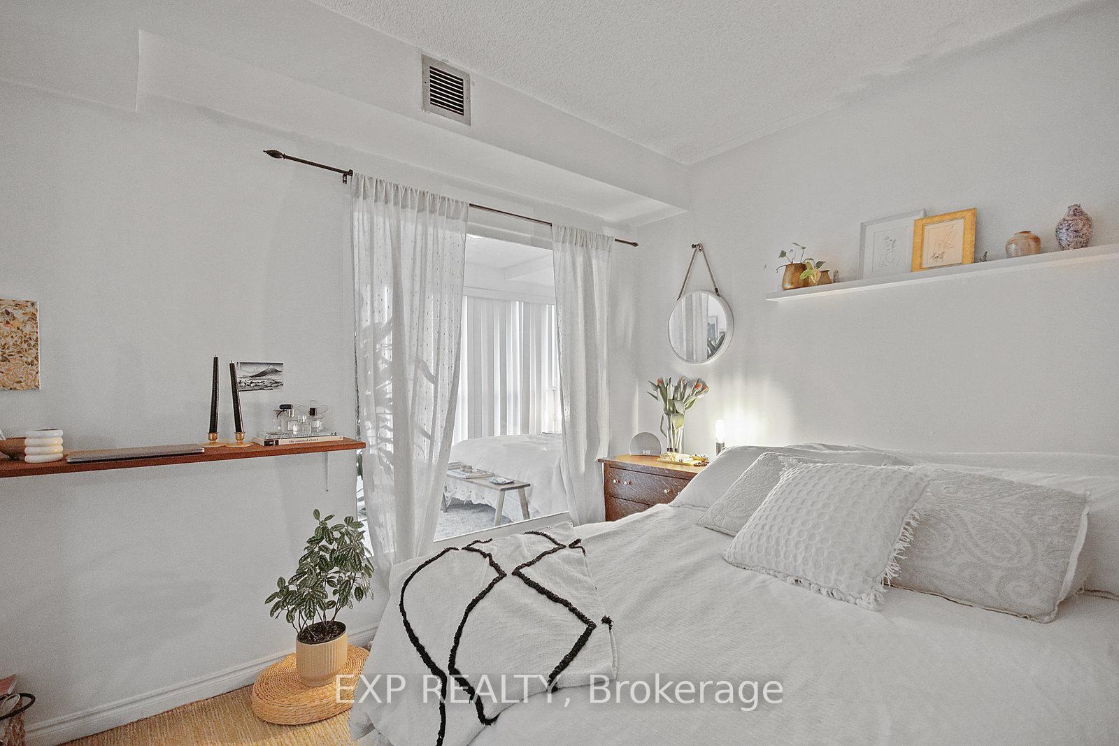 Photo 29 of Unit 808, 25 The Esplanade, Toronto, Waterfront Communities — HOMEH