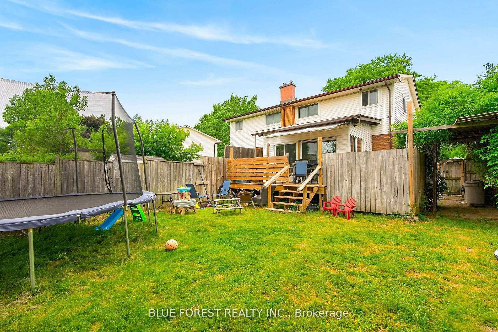 Photo 2 of 67 Breckenridge Crescent S, London, South Y — HOMEH