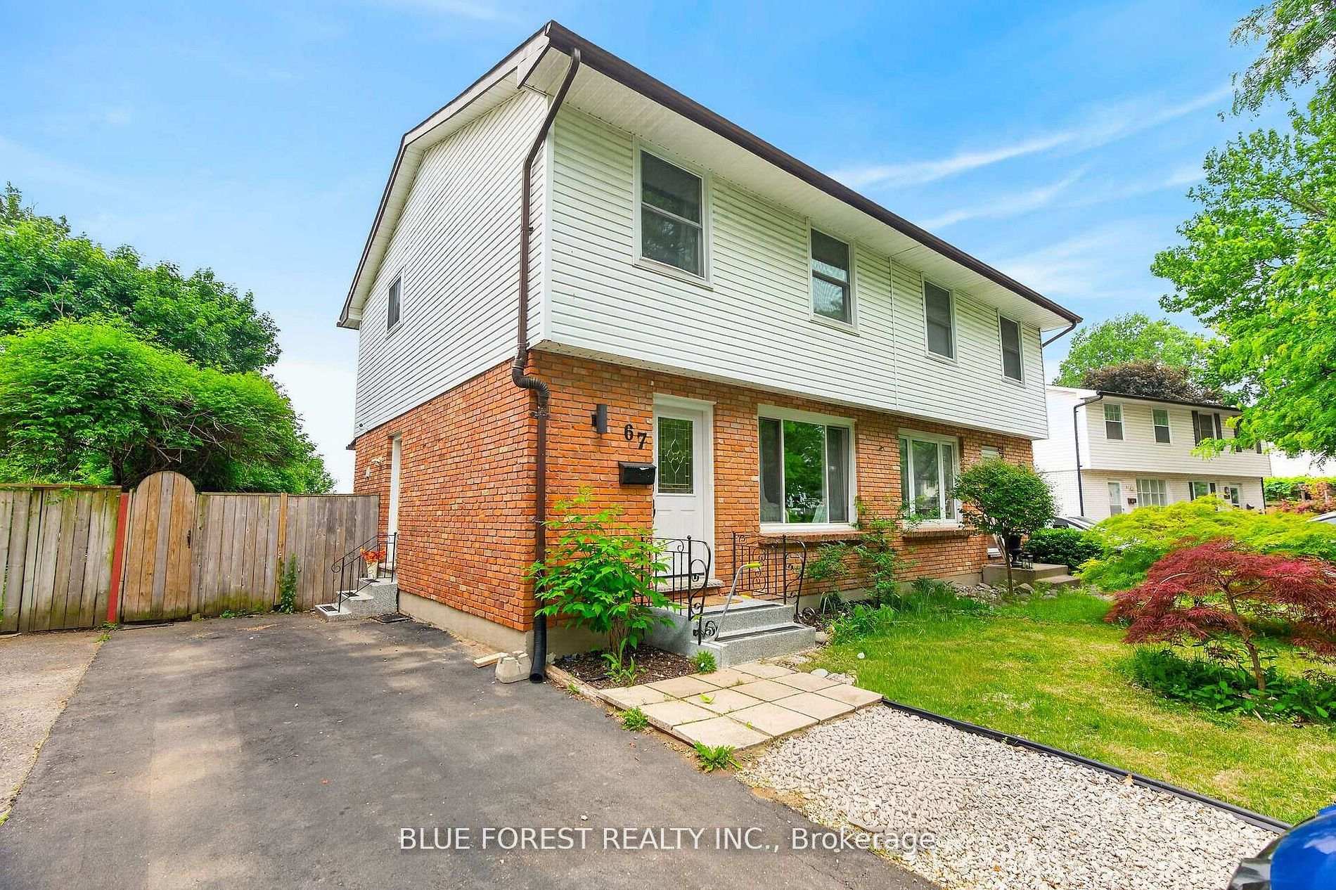 Photo 3 of 67 Breckenridge Crescent S, London, South Y — HOMEH