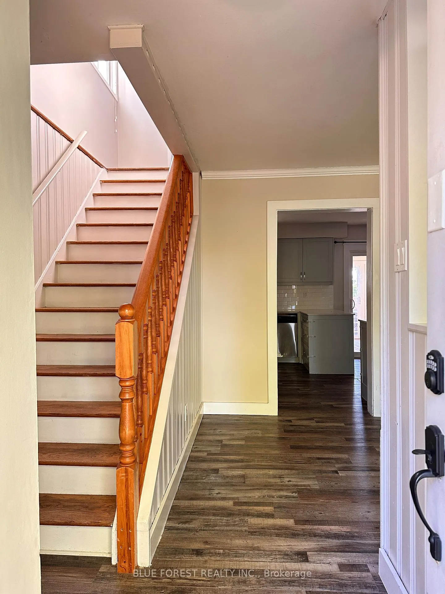 Photo 4 of 67 Breckenridge Crescent S, London, South Y — HOMEH