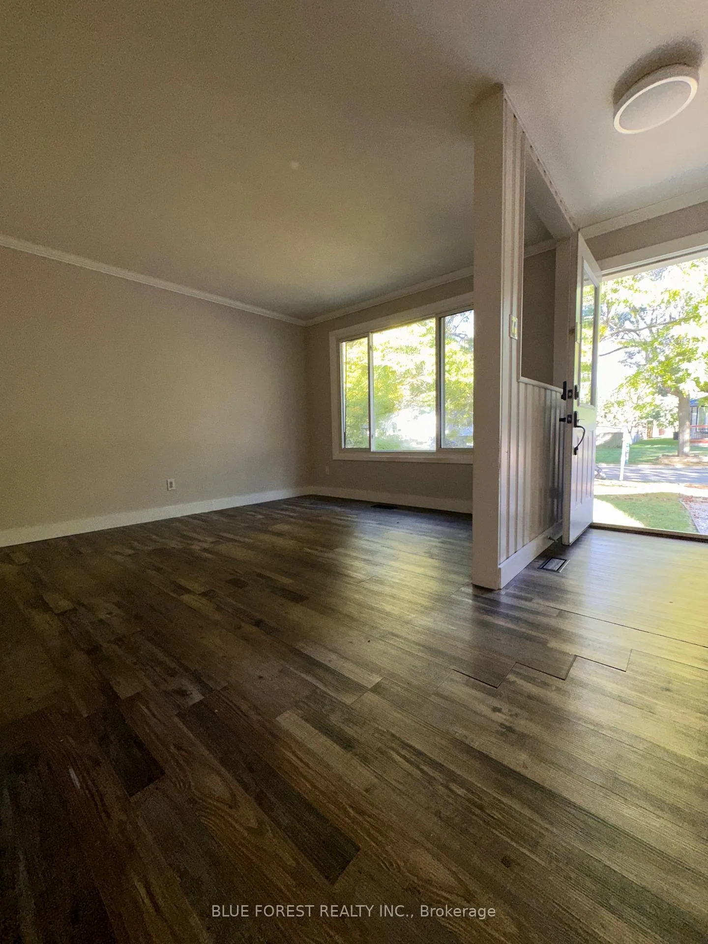 Photo 6 of 67 Breckenridge Crescent S, London, South Y — HOMEH