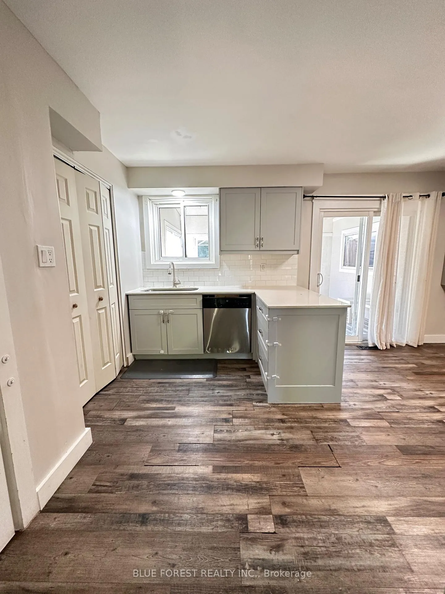 Photo 8 of 67 Breckenridge Crescent S, London, South Y — HOMEH