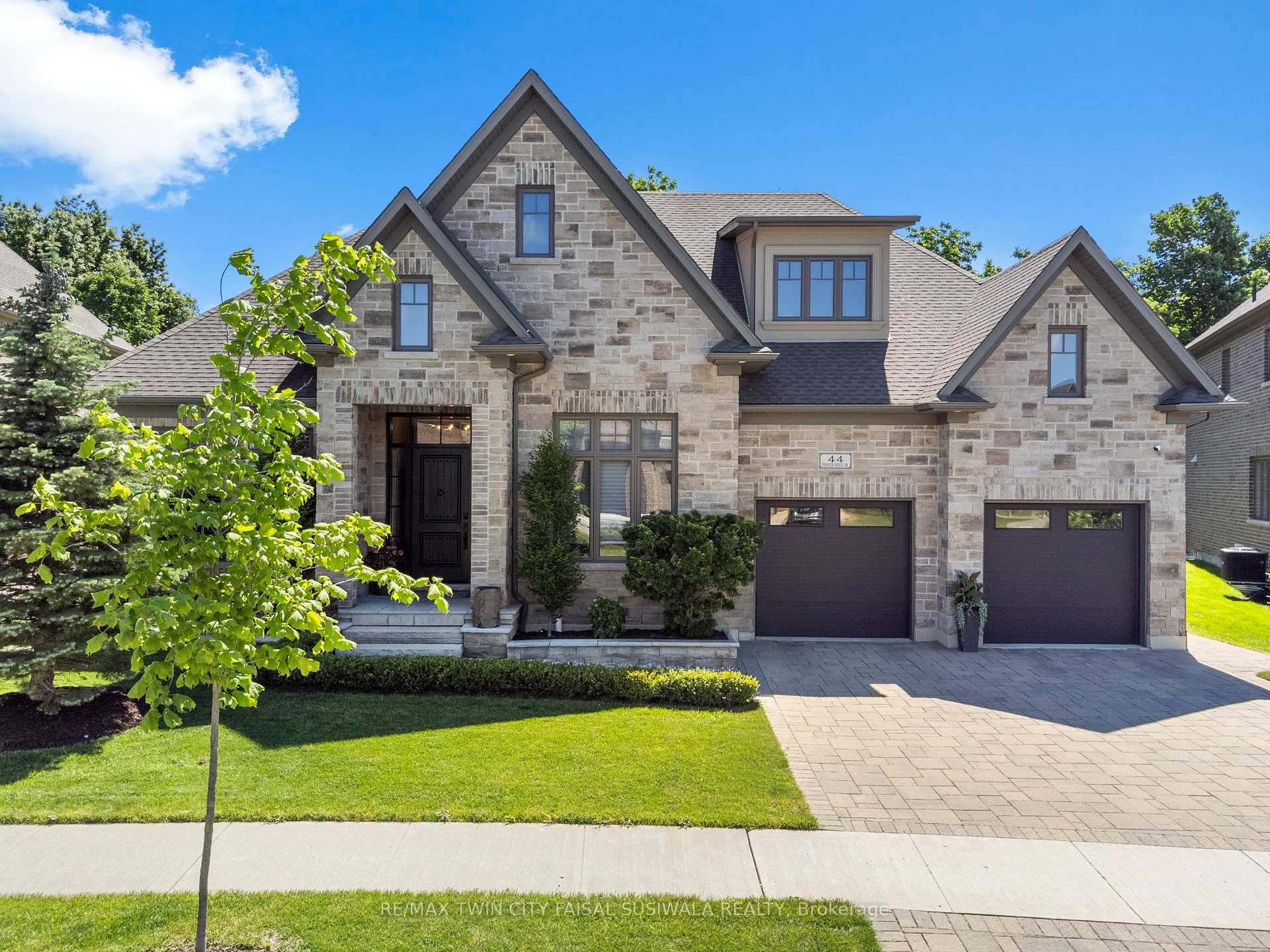 Photo 1 of 44 Pioneer Ridge Drive, Kitchener, Pioneer Tower West — HOMEH