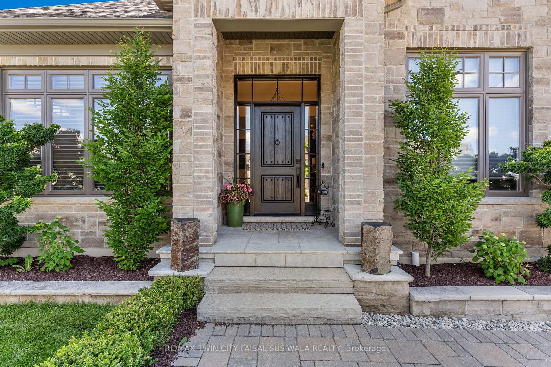 Photo 2 of 44 Pioneer Ridge Drive, Kitchener, Pioneer Tower West — HOMEH