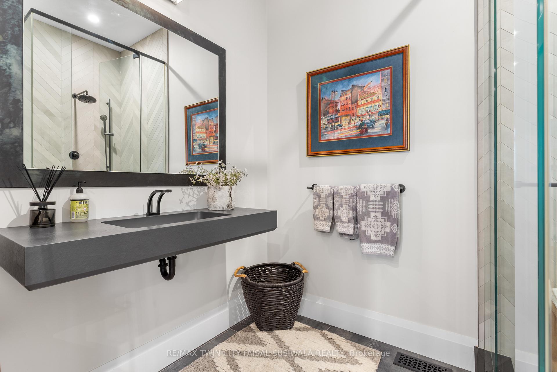 Photo 13 of 44 Pioneer Ridge Drive, Kitchener, Pioneer Tower West — HOMEH