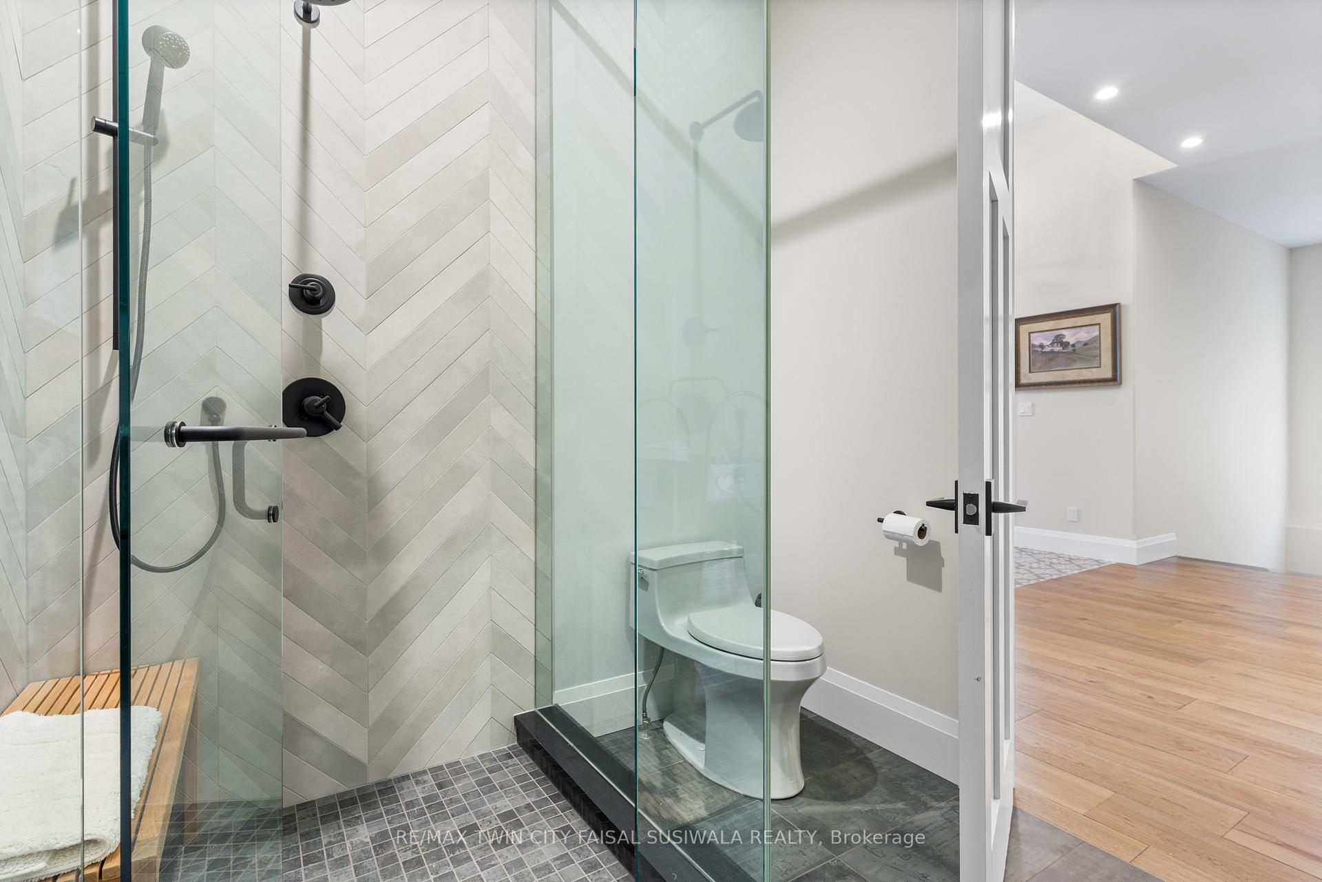 Photo 14 of 44 Pioneer Ridge Drive, Kitchener, Pioneer Tower West — HOMEH