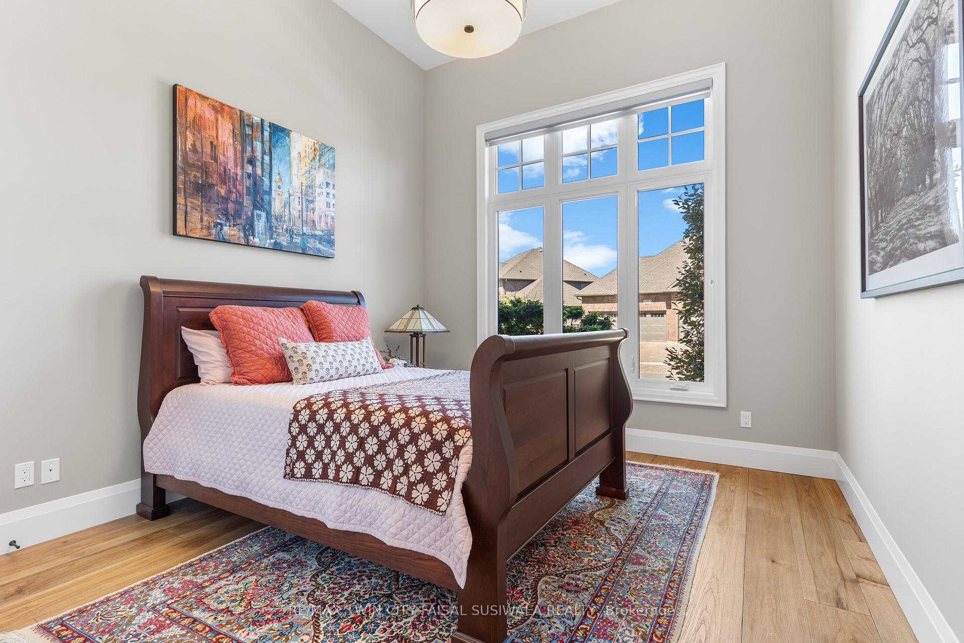 Photo 16 of 44 Pioneer Ridge Drive, Kitchener, Pioneer Tower West — HOMEH