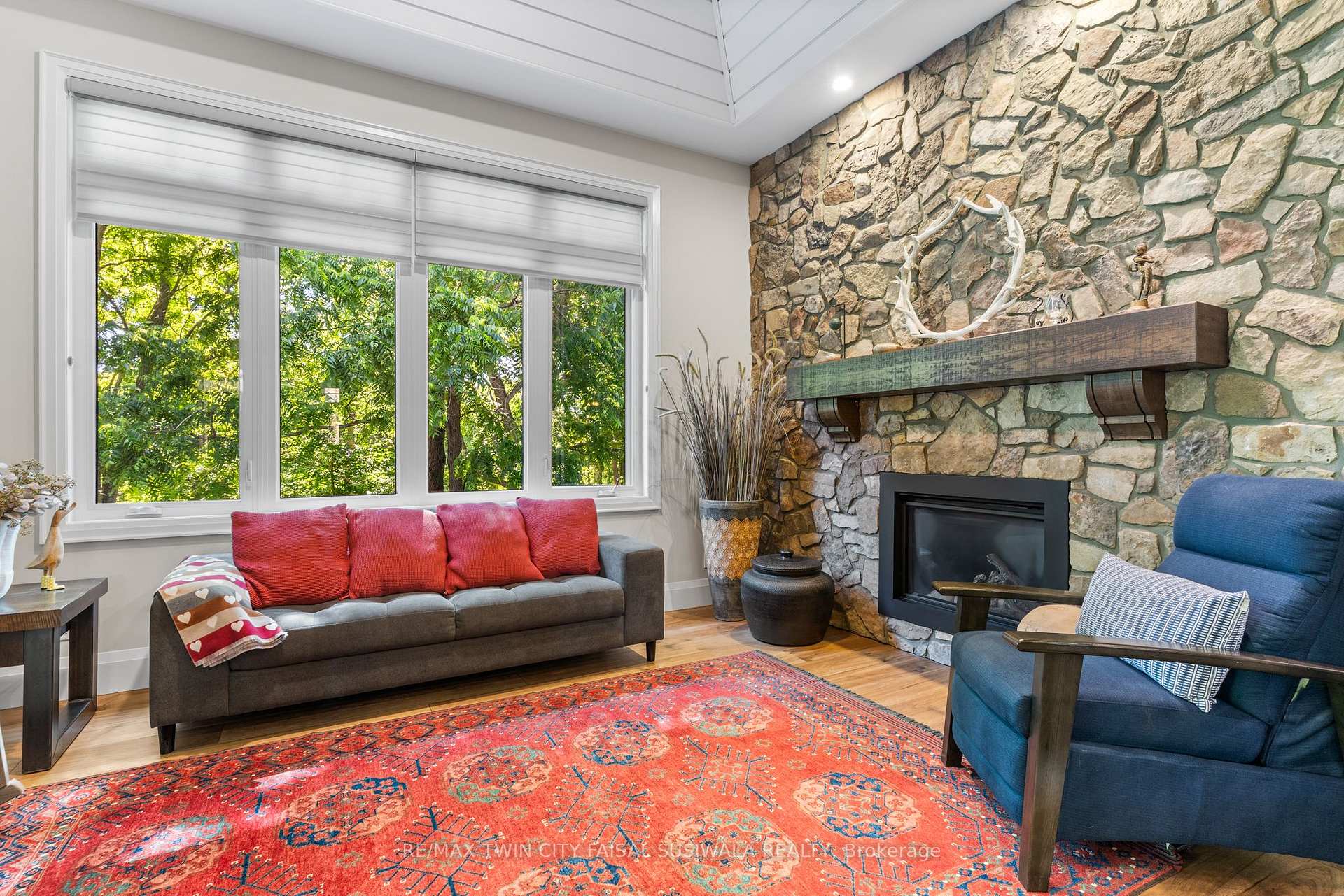 Photo 29 of 44 Pioneer Ridge Drive, Kitchener, Pioneer Tower West — HOMEH