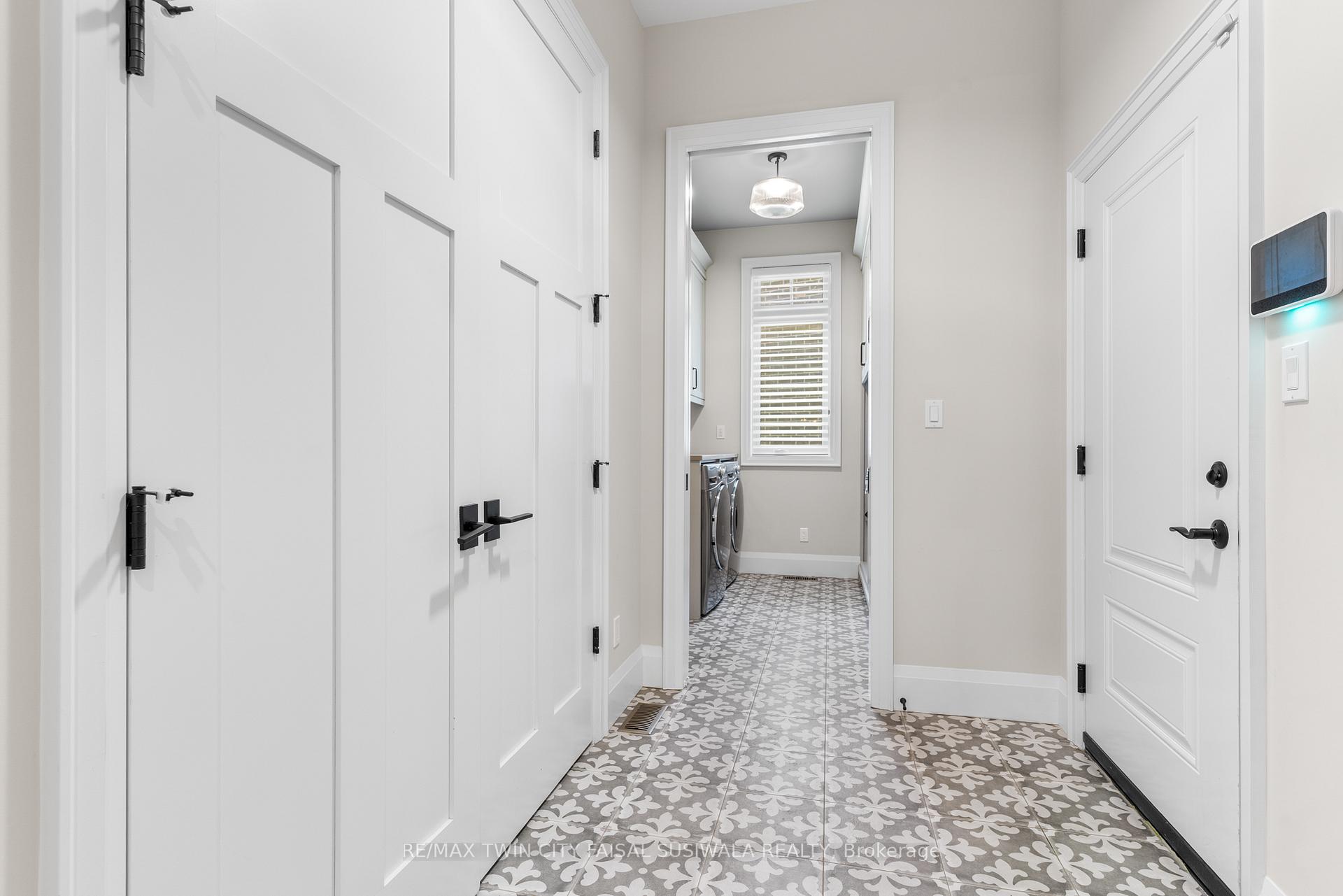 Photo 31 of 44 Pioneer Ridge Drive, Kitchener, Pioneer Tower West — HOMEH