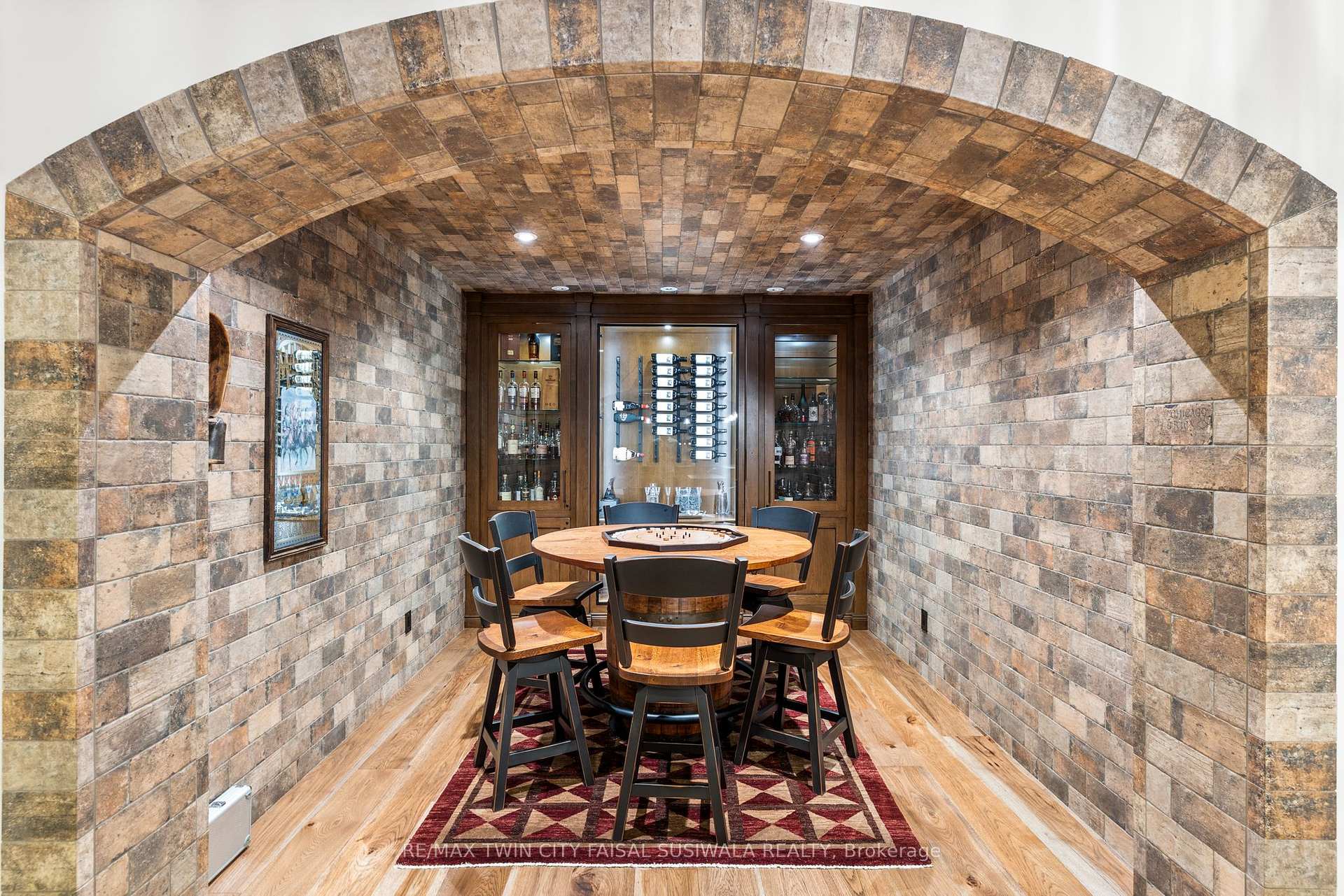 Photo 41 of 44 Pioneer Ridge Drive, Kitchener, Pioneer Tower West — HOMEH