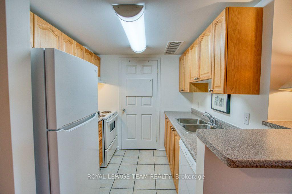 Photo 13 of Unit 2H, 310 Central Park Drive, Ottawa, Central Park — HOMEH