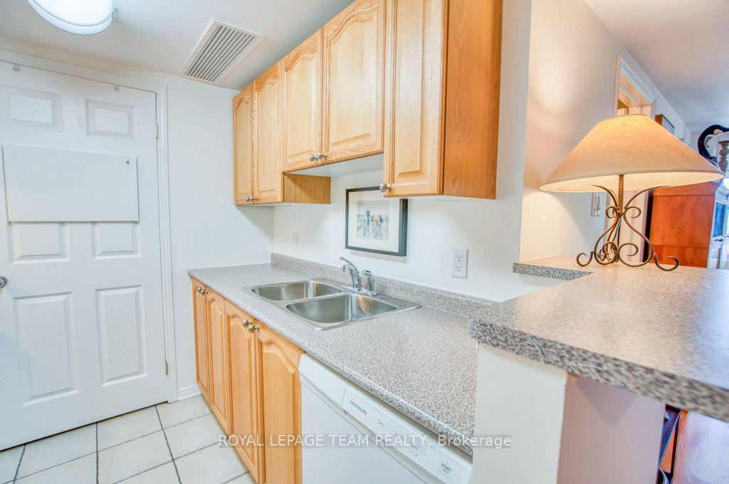 Photo 14 of Unit 2H, 310 Central Park Drive, Ottawa, Central Park — HOMEH