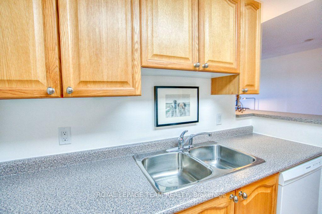 Photo 16 of Unit 2H, 310 Central Park Drive, Ottawa, Central Park — HOMEH