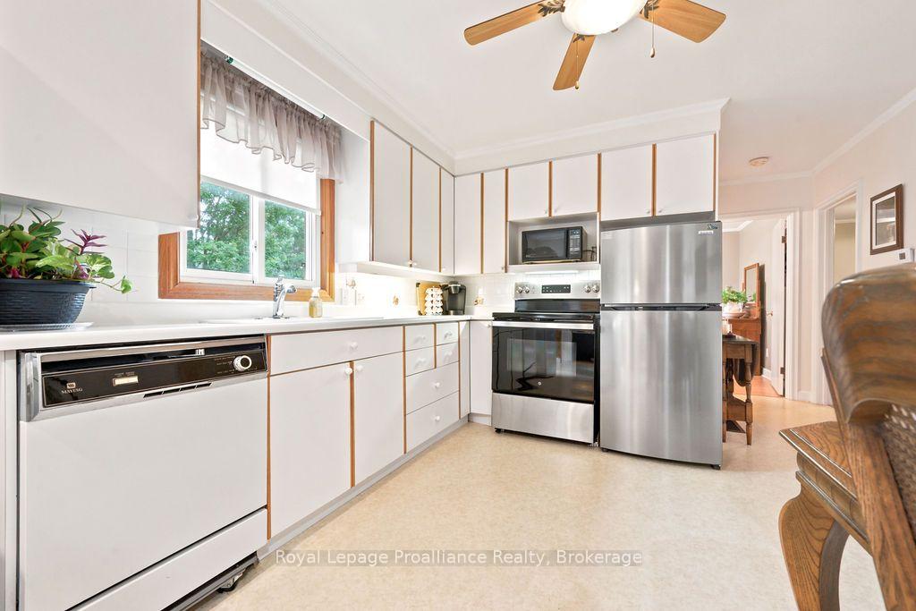 Photo 3 of 304 Hastings Street N, Bancroft, Bancroft Ward — HOMEH