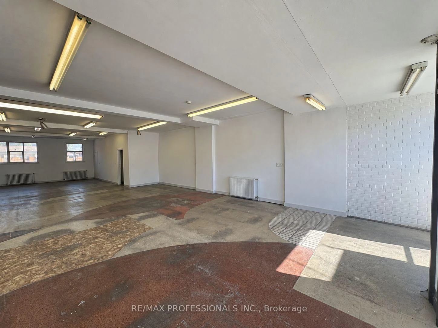 Photo 5 of 710 The Queensway Avenue, Etobicoke, Stonegate-Queensway — HOMEH