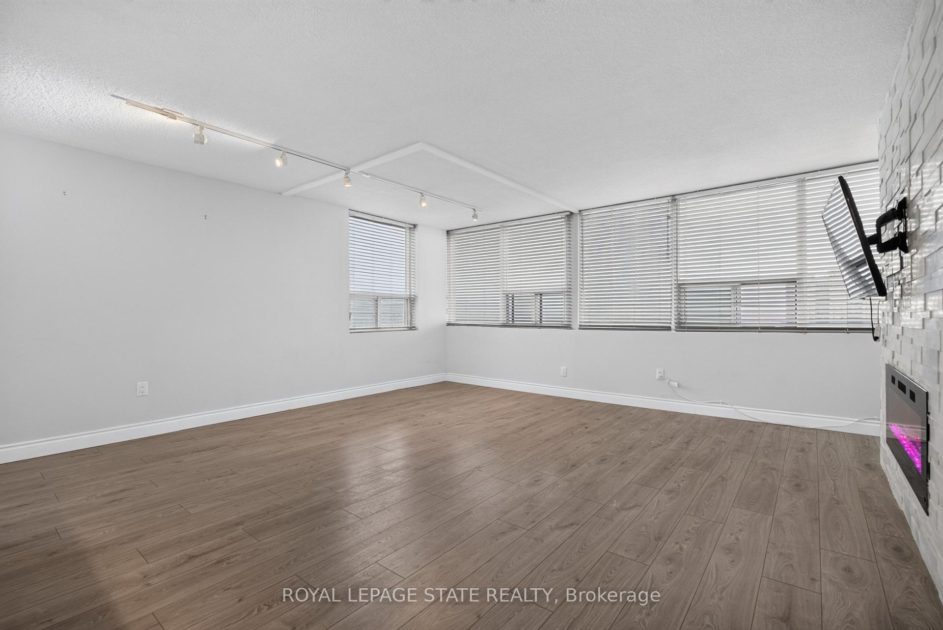 Photo 9 of Unit 1106, 120 Duke Street, Hamilton, Durand — HOMEH