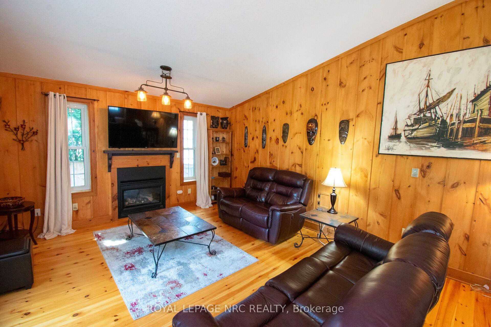 Photo 11 of 36 Maplewood Drive, St. Catharines, Vine/Linwell — HOMEH