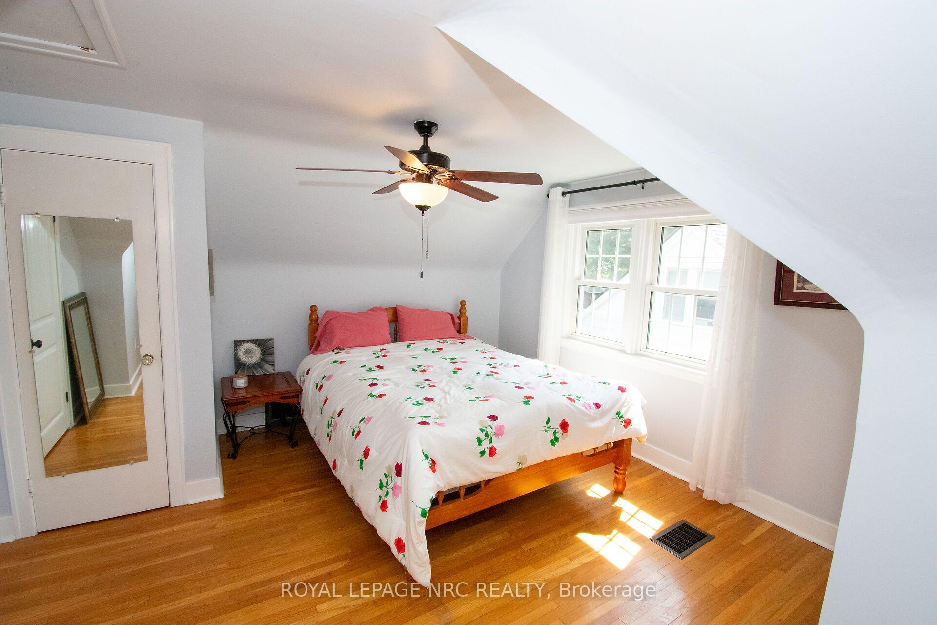 Photo 17 of 36 Maplewood Drive, St. Catharines, Vine/Linwell — HOMEH