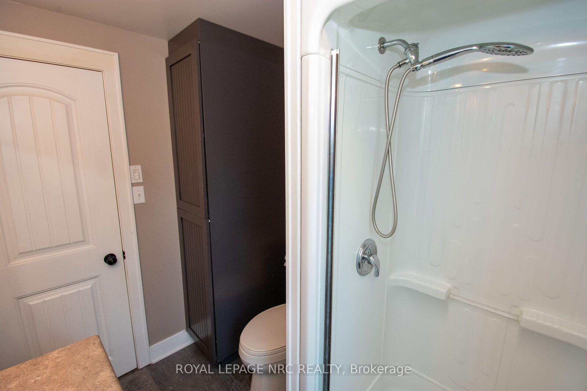 Photo 19 of 36 Maplewood Drive, St. Catharines, Vine/Linwell — HOMEH