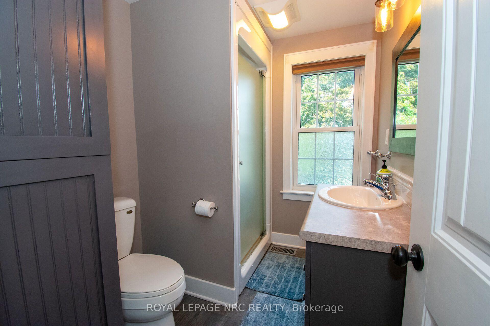 Photo 18 of 36 Maplewood Drive, St. Catharines, Vine/Linwell — HOMEH